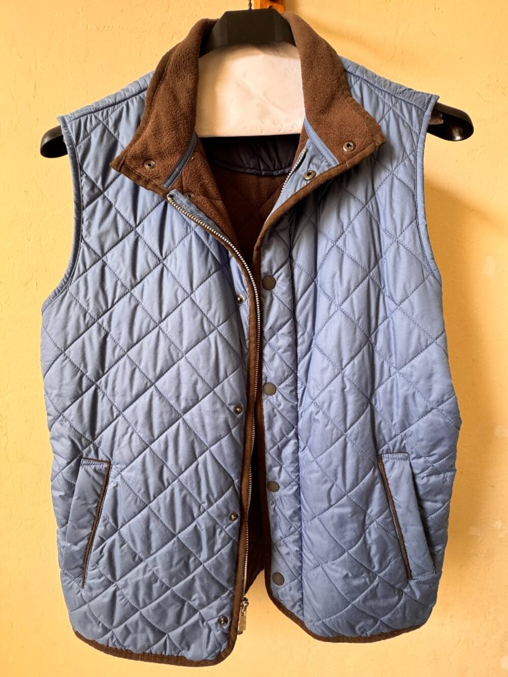 ***LIGHTLY USED*** Light Blue Men's Essex Quilted Vest